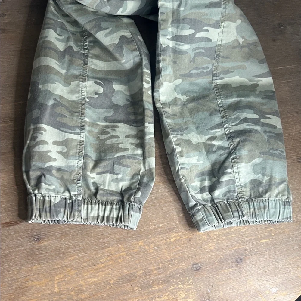 Sanctuary Rebel Camo Cargo Joggers Women’s Size 29 - Picture 7 of 13